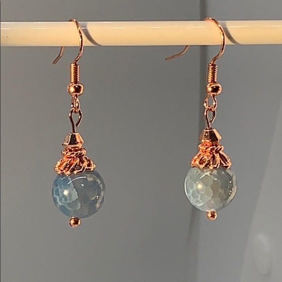 Jewelry - ⭐️Blue fire agate crackle earrings⭐️
